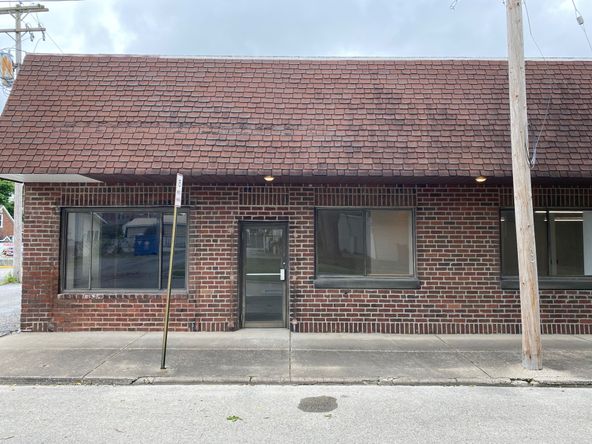 101 S 16th St, Murphysboro, IL 62966